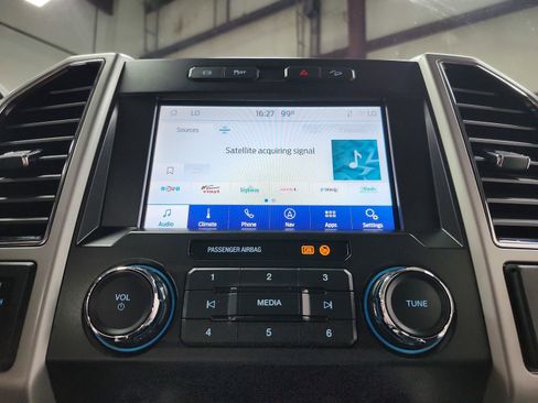 Used 2021 Ford F350 Lariat AWD/4WD image 31