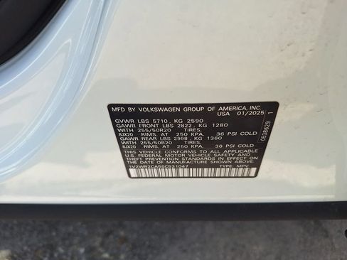 Used 2025 Volkswagen Atlas SE FWD image 34