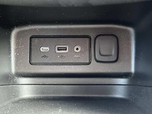 Used 2023 Chevrolet Equinox LT FWD image 25