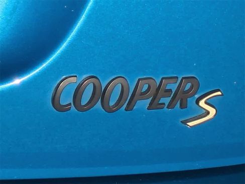 Used 2022 MINI Cooper S w/ Driver Assistance Package image 11