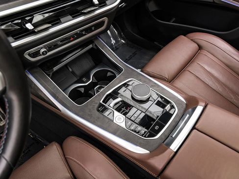 Used 2023 BMW X7 M60i AWD/4WD image 22