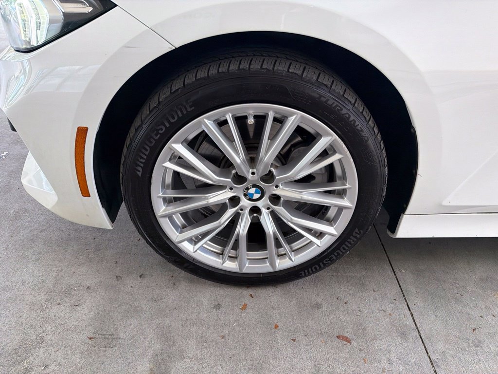 Used 2024 BMW 330i Sedan w/ Convenience Package RWD image 15
