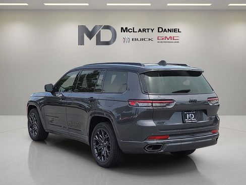 Used 2024 Jeep Grand Cherokee L Summit w/ High Altitude Package AWD/4WD image 13