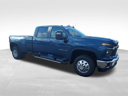 New 2026 Chevrolet Silverado 3500 LT w/ All Star Edition AWD/4WD image 7