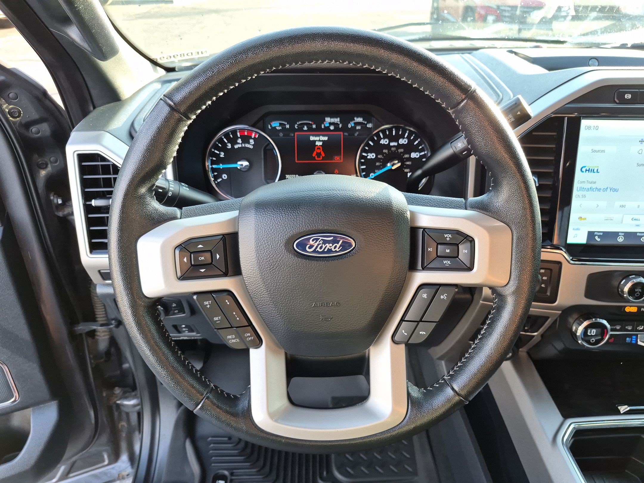 Certified 2022 Ford F350 Lariat w/ Black Appearance Package AWD/4WD image 18