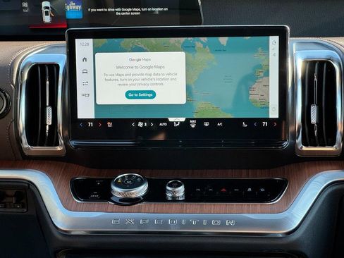 New 2025 Ford Expedition King Ranch image 9