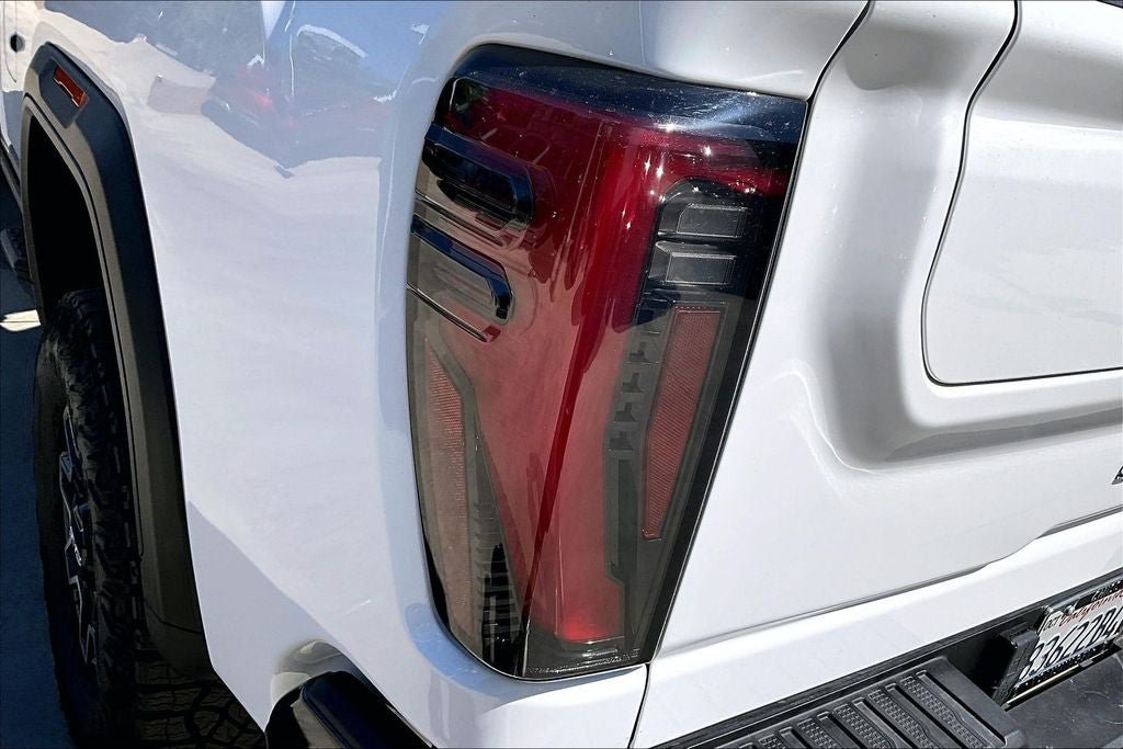 Used 2025 GMC Sierra 2500 AT4X AWD/4WD image 29