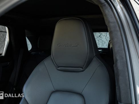 Used 2023 Porsche Cayenne Turbo S AWD/4WD image 20