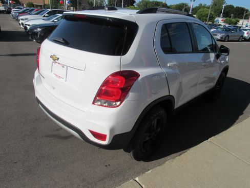 Used 2022 Chevrolet Trax LT w/ LT Convenience Package AWD/4WD image 5