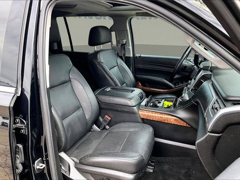 Used 2018 Chevrolet Suburban Premier image 31