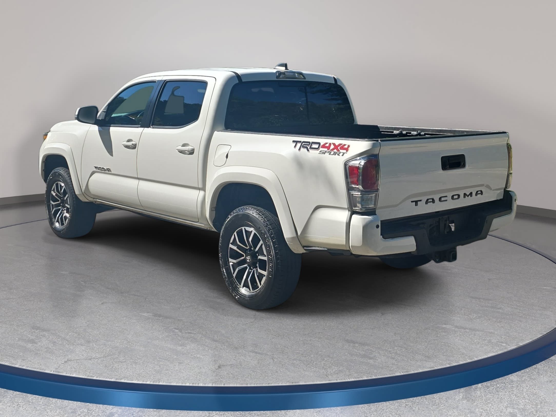 Used 2020 Toyota Tacoma TRD Sport w/ TRD Premium Sport Package AWD/4WD image 7