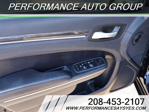 Used 2018 Chrysler 300 Touring L RWD image 16