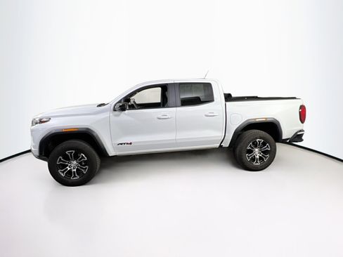 Used 2024 GMC Canyon AT4 w/ Technology Package image 8