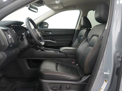 Used 2022 Nissan Pathfinder SL image 27