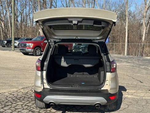 Certified 2018 Ford Escape SE w/ SE Sync 3 Package image 28