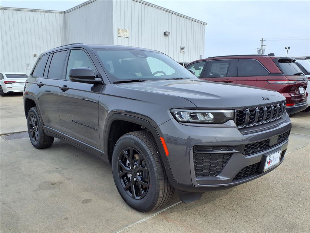 New 2026 Jeep Grand Cherokee Altitude RWD image 2