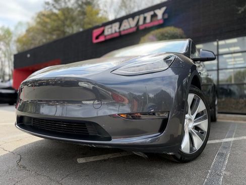 Used 2023 Tesla Model Y Long Range image 2