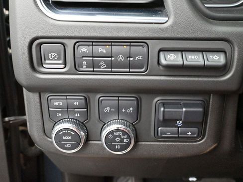 Used 2021 GMC Yukon XL AT4 w/ AT4 Premium Plus Package AWD/4WD image 24