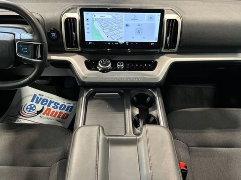 Used 2025 Ford Expedition Active AWD/4WD image 28