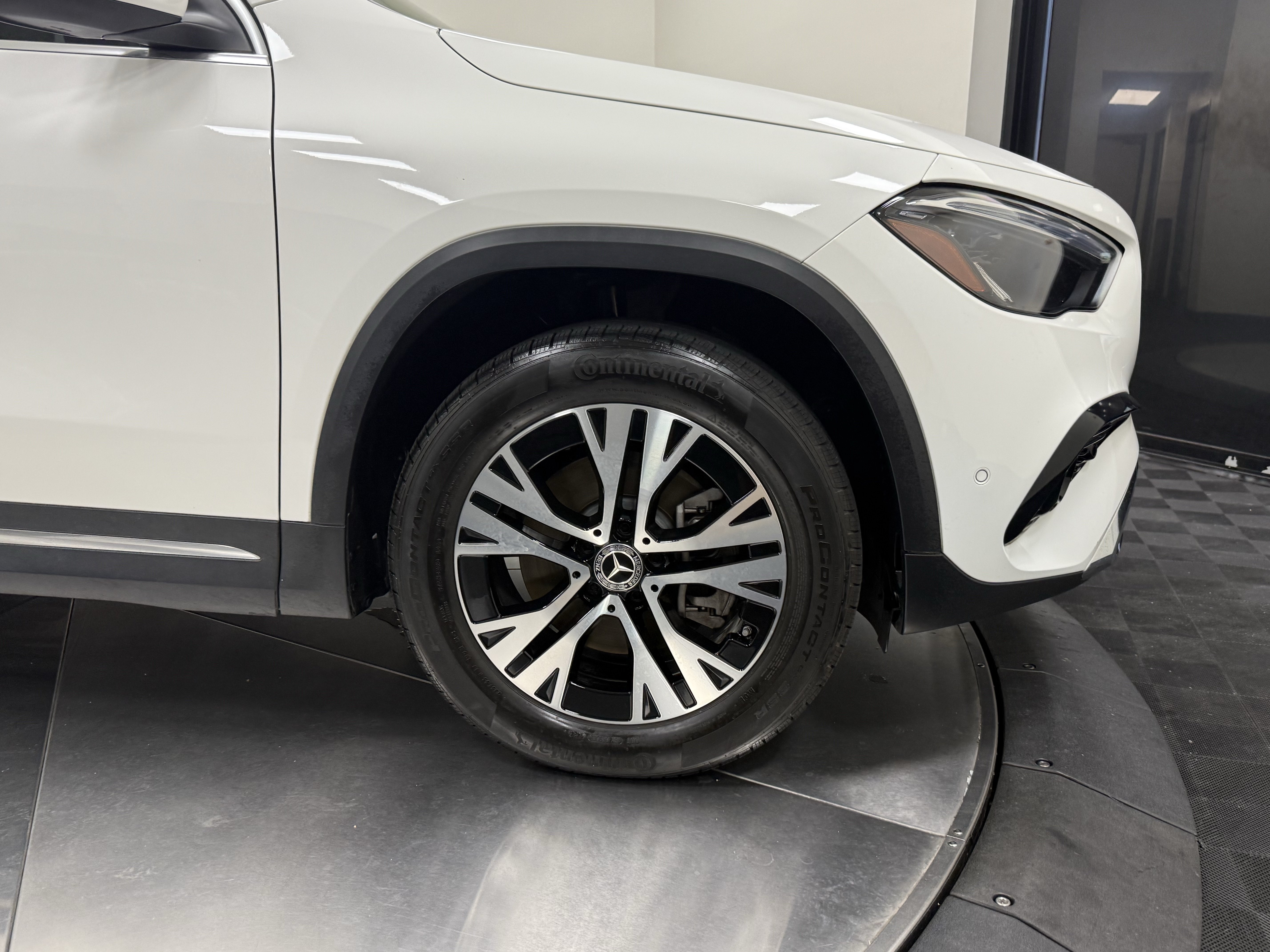 Used 2025 Mercedes-Benz GLA 250 image 9