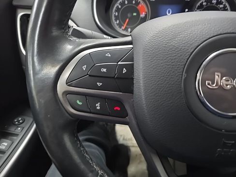 Used 2019 Jeep Cherokee Limited image 19