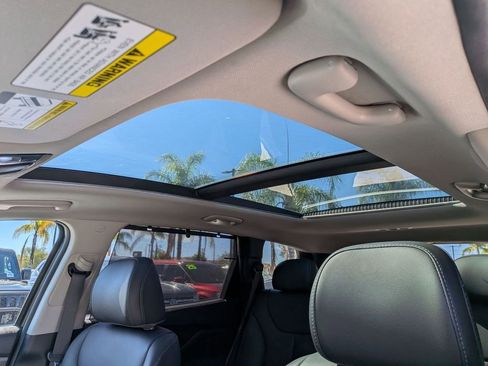 Certified 2023 Hyundai Santa Fe SEL Premium image 18