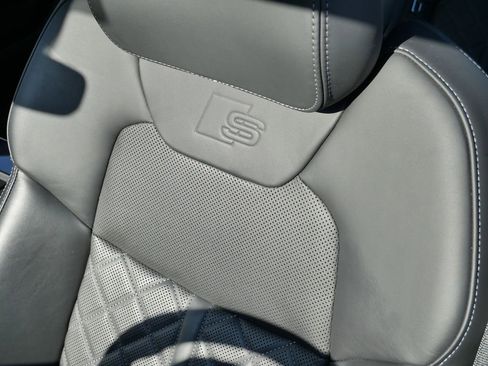 Used 2023 Audi S8 w/ S8 Comfort Plus Package image 38