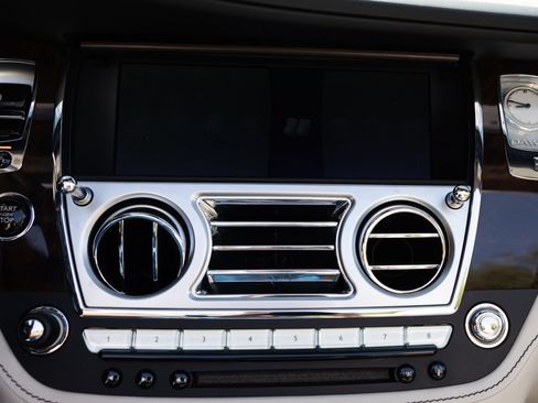 Used 2017 Rolls-Royce Dawn RWD image 6