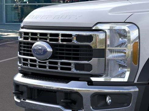 New 2025 Ford F450 XL w/ XL Chrome Package AWD/4WD image 17