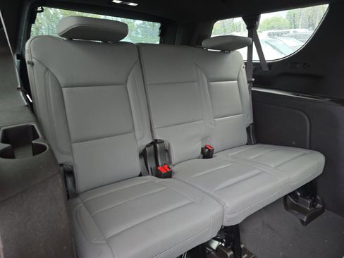Used 2024 Chevrolet Suburban LT image 13