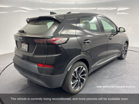 Used 2022 Chevrolet Bolt EUV Premier w/ Sun & Sound Package FWD image 5