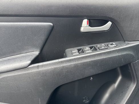 Used 2014 Kia Sportage LX image 11