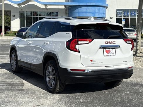 Used 2023 GMC Terrain SLT image 7