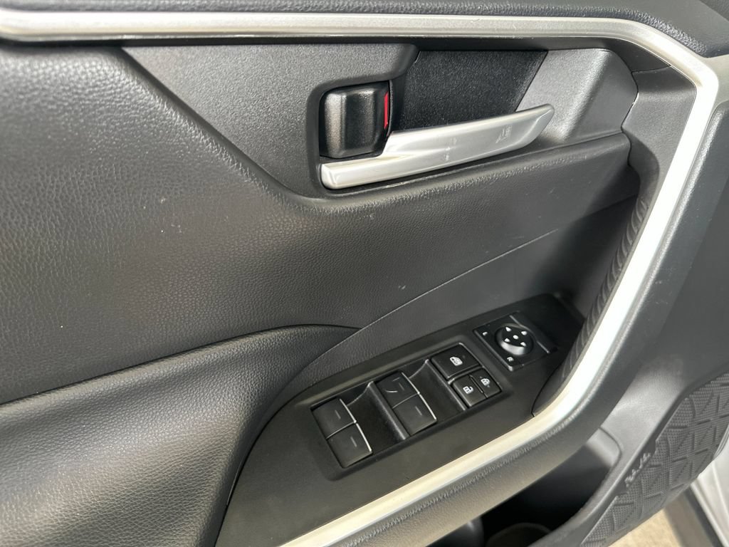 Used 2023 Toyota RAV4 XLE AWD/4WD image 10