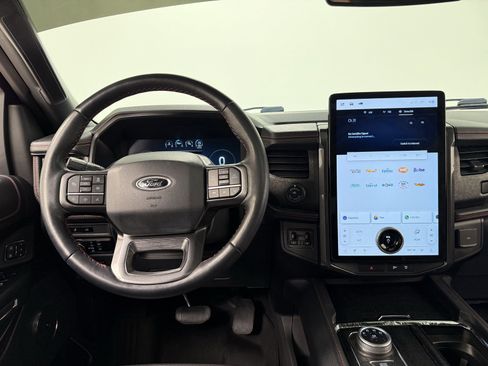 Used 2023 Ford Expedition Limited image 34