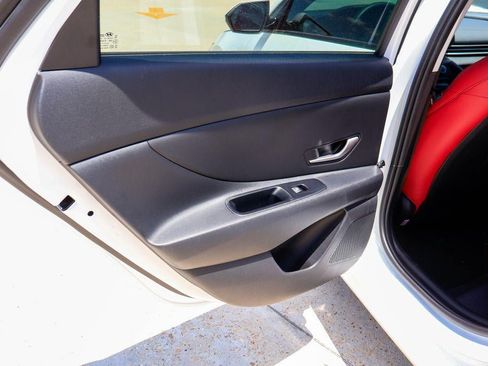 New 2026 Hyundai Elantra SE FWD image 13