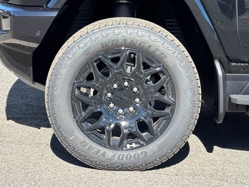 New 2026 GMC Hummer EV SUV w/ LPO, Sport Package image 30