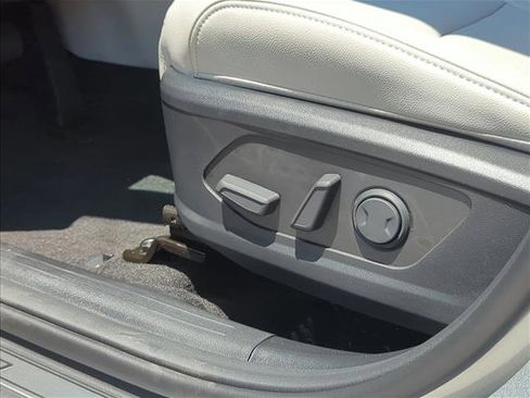 Certified 2025 Hyundai Tucson Limited AWD/4WD image 4