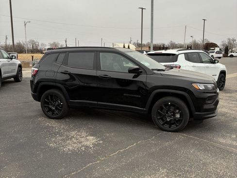 New 2026 Jeep Compass Latitude image 4