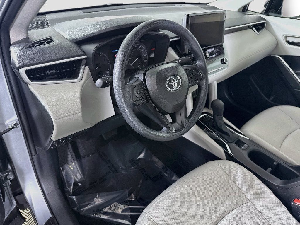 Certified 2025 Toyota Corolla Cross L FWD image 17