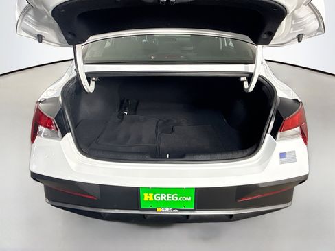 Used 2024 Hyundai Elantra SEL FWD image 35