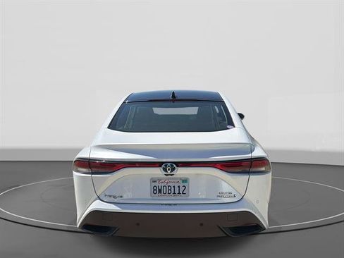 Used 2021 Toyota Mirai RWD image 5