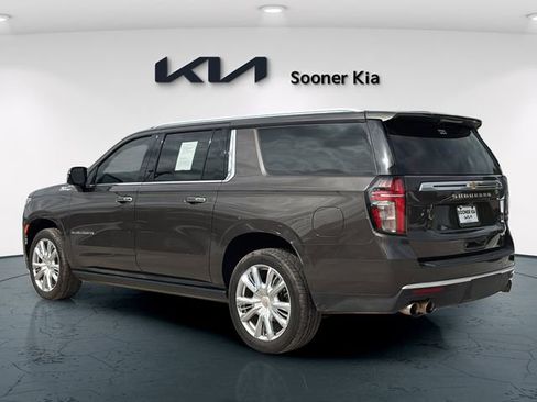 Used 2021 Chevrolet Suburban High Country w/ Premium Package AWD/4WD image 4