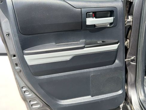 Used 2015 Toyota Tundra SR5 w/ SR5 Upgrade Package RWD image 32