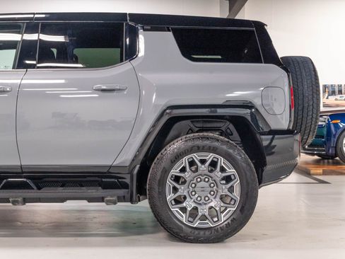 Used 2025 GMC Hummer EV 3X AWD/4WD image 30