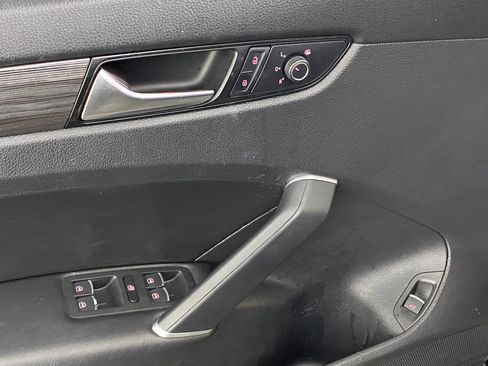 Used 2022 Volkswagen Passat 2.0T R-Line image 25