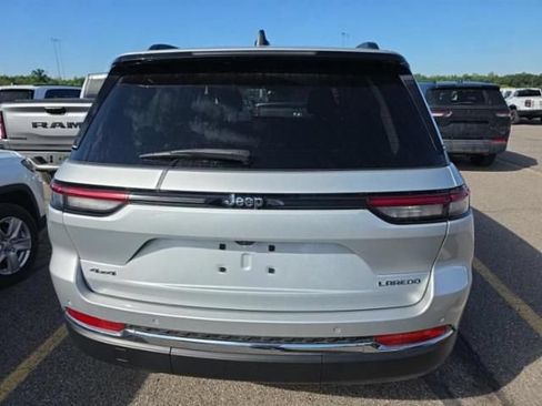 Certified 2023 Jeep Grand Cherokee Laredo w/ Luxury Tech Group I AWD/4WD image 2