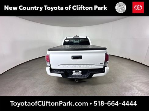 Used 2020 Toyota Tacoma TRD Sport image 4