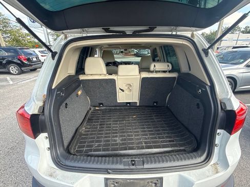 Used 2017 Volkswagen Tiguan SEL FWD image 30