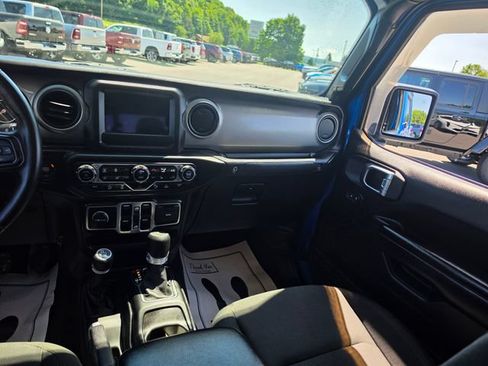 Used 2021 Jeep Gladiator Sport AWD/4WD image 13